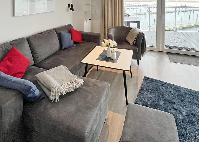 Lejlighed Spacious Coastal Apartment, *