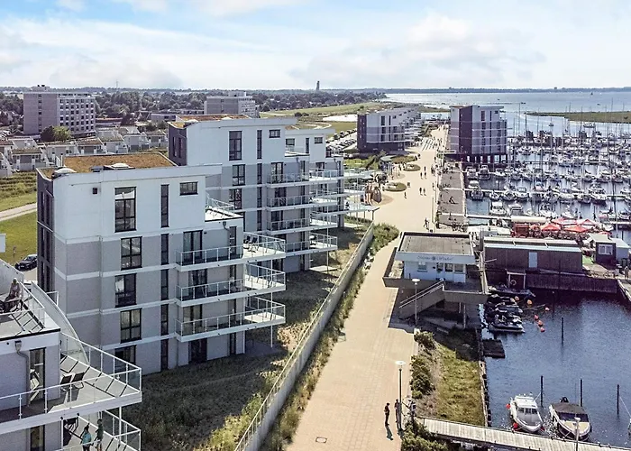 Spacious Coastal Apartment, Wendtorf