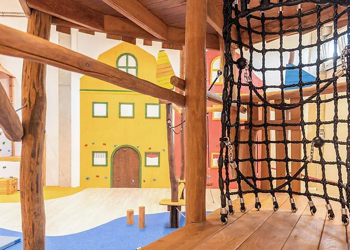 Spacious Coastal Apartment, Wendtorf